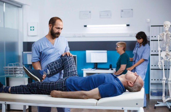 Hospital for Knee Replacement Surgery in Greater Noida